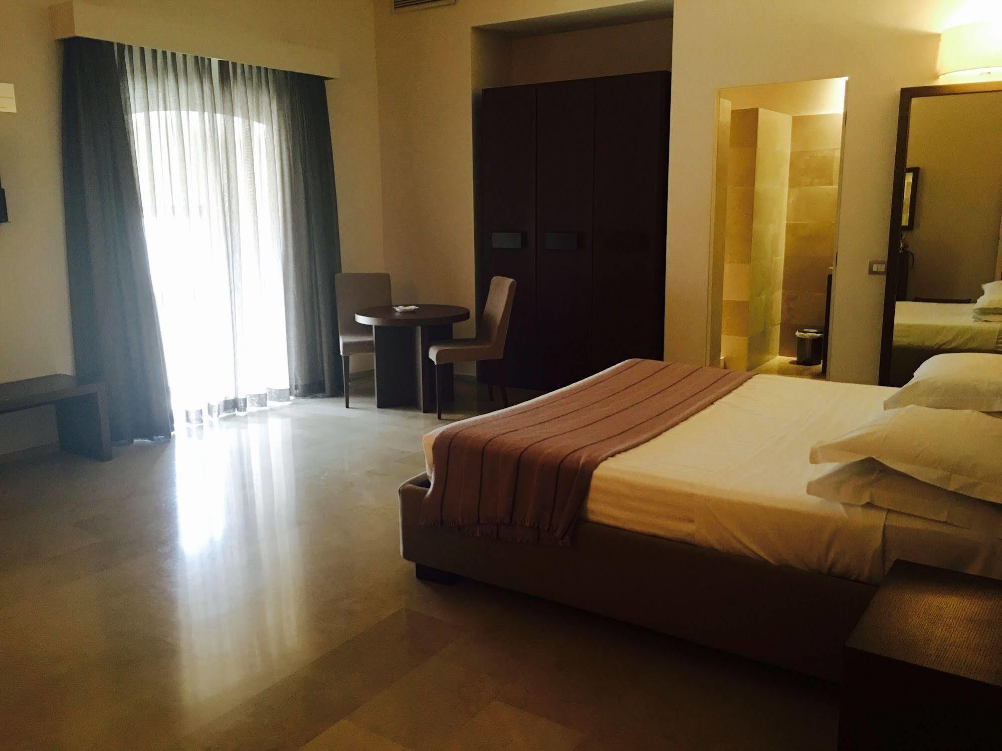 Mare Resort Трани Екстериор снимка